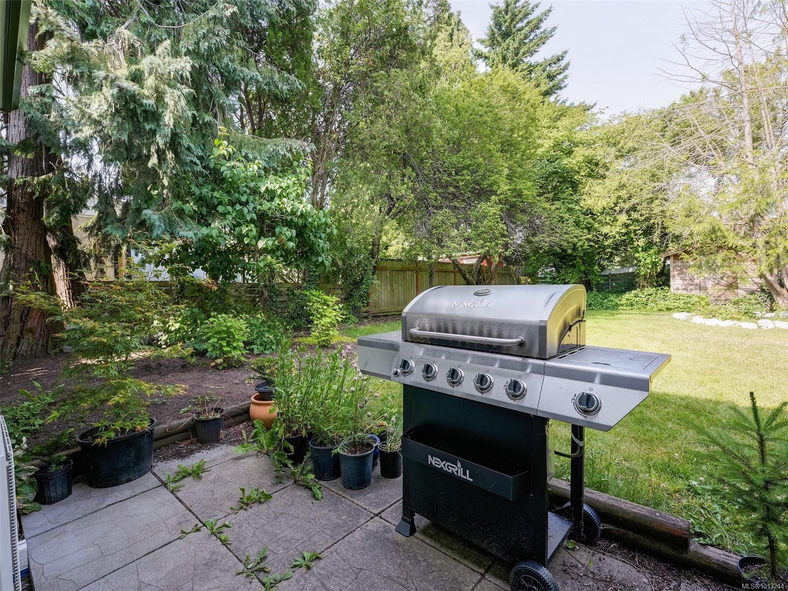 1728 Foul Bay Rd, Victoria, BC