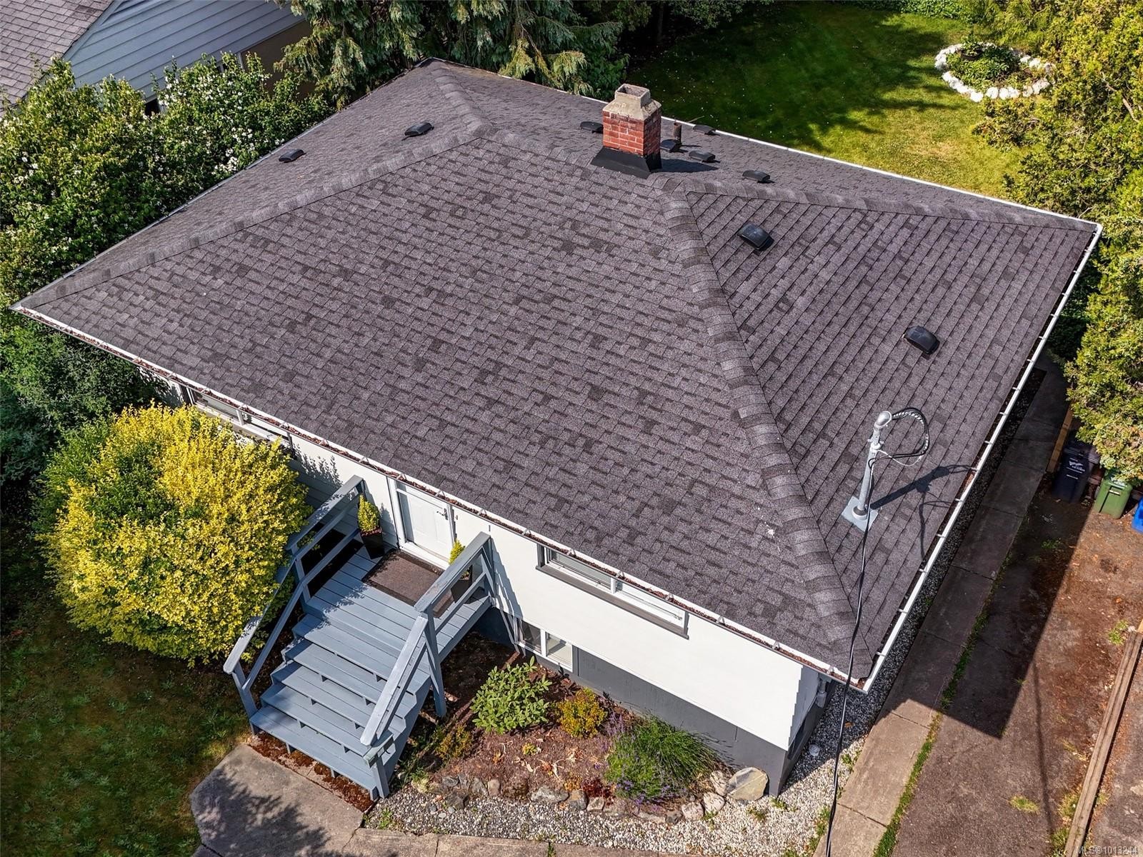 1728 Foul Bay Rd, Victoria, BC