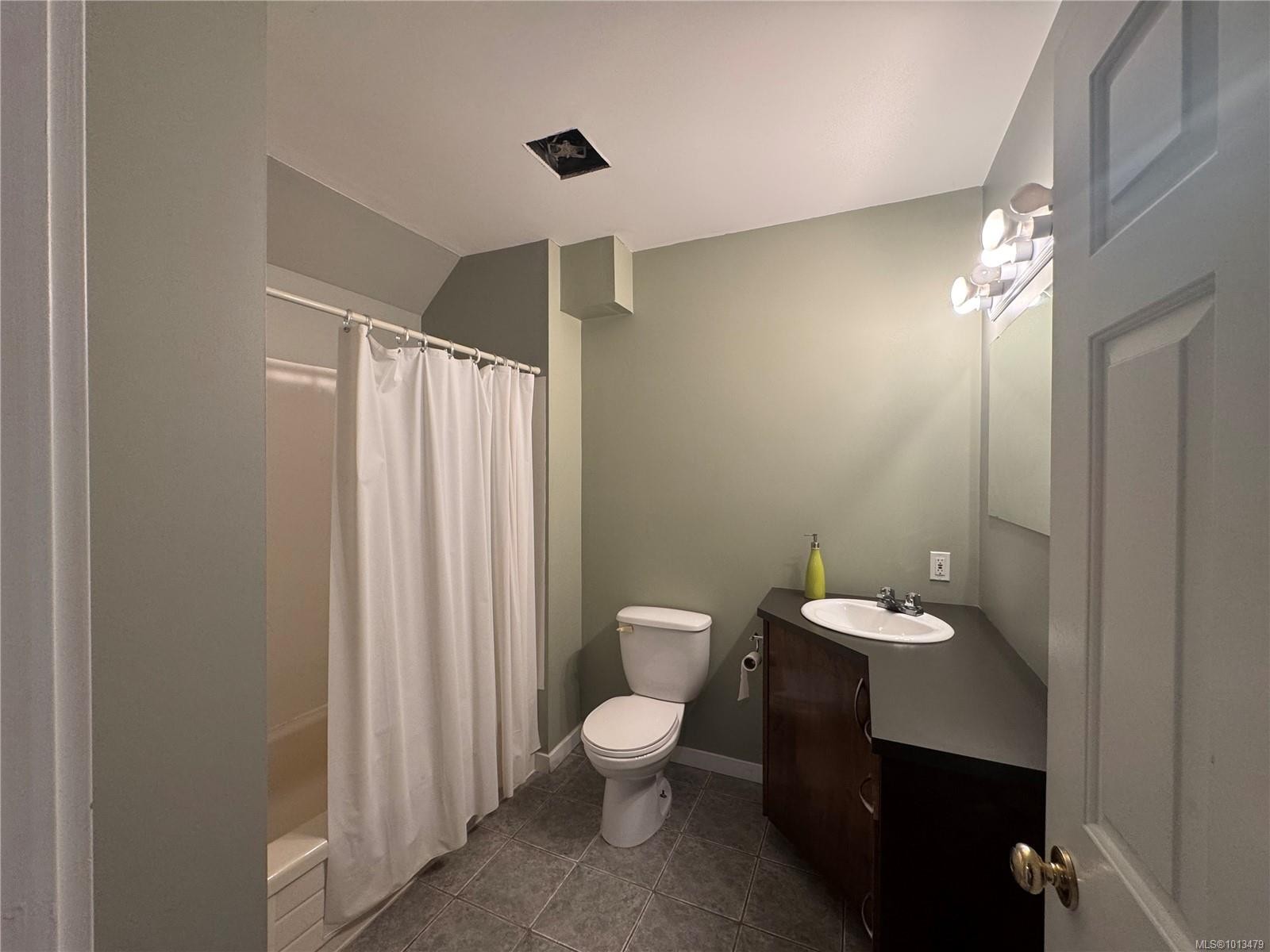 104-425 Stanford Ave East, Parksville, BC