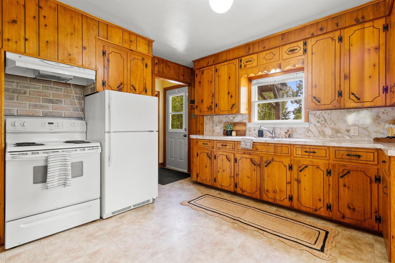 193 Highway 2, Enfield, NS