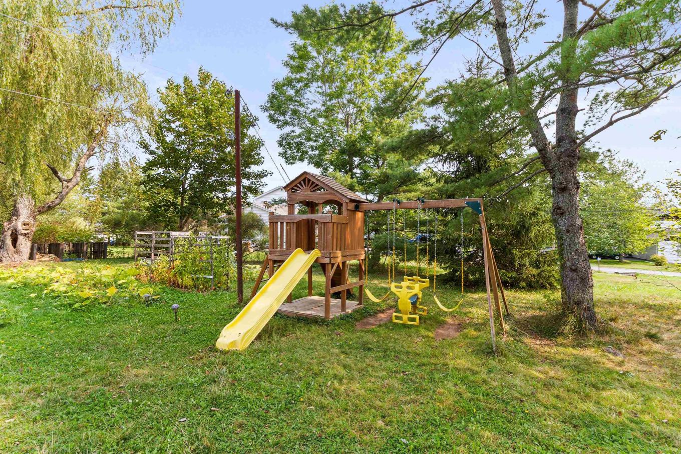 193 Highway 2, Enfield, NS