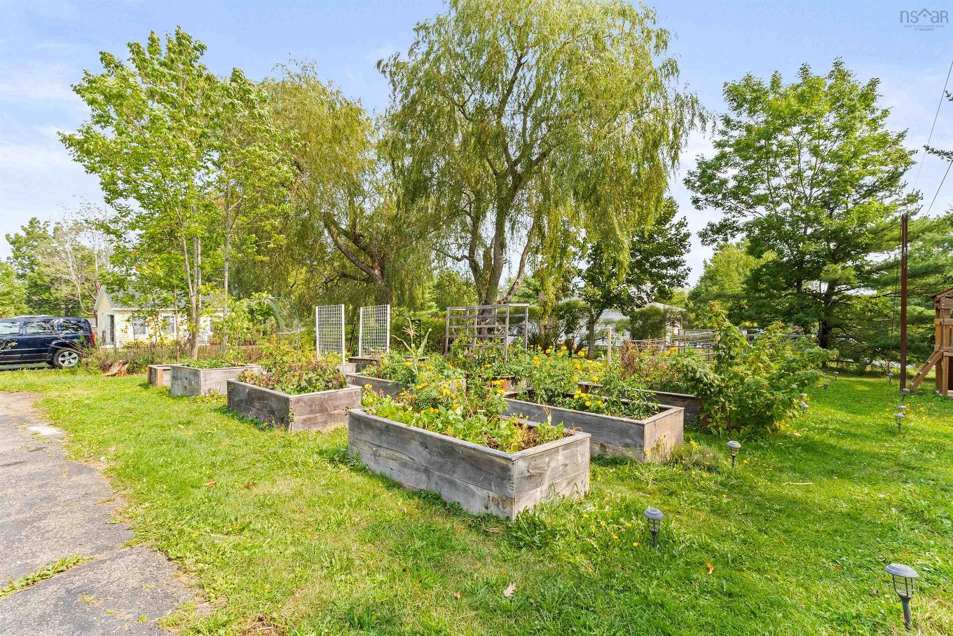 193 Highway 2, Enfield, NS