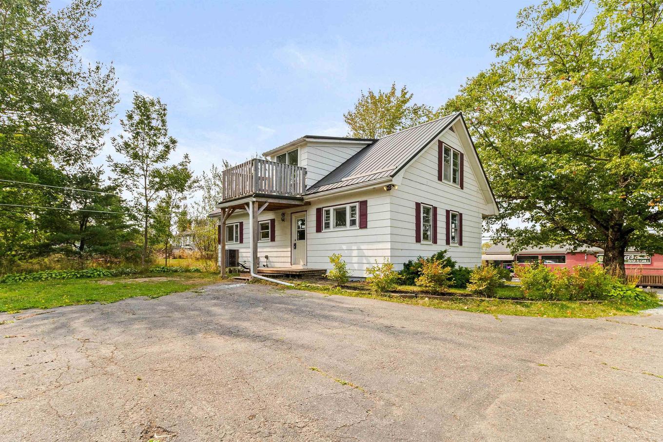 193 Highway 2, Enfield, NS