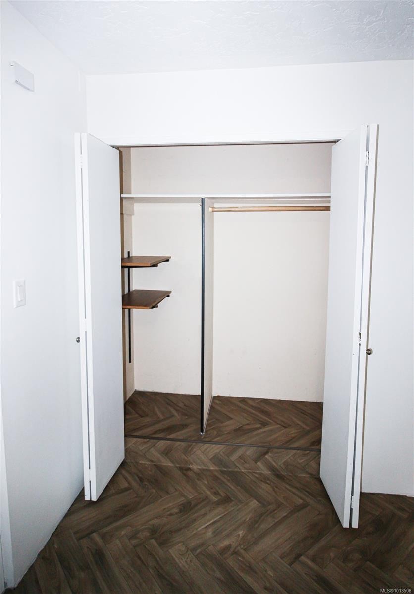 112-1975 Lee Ave, Victoria, BC - Indoor Photo Showing Bedroom