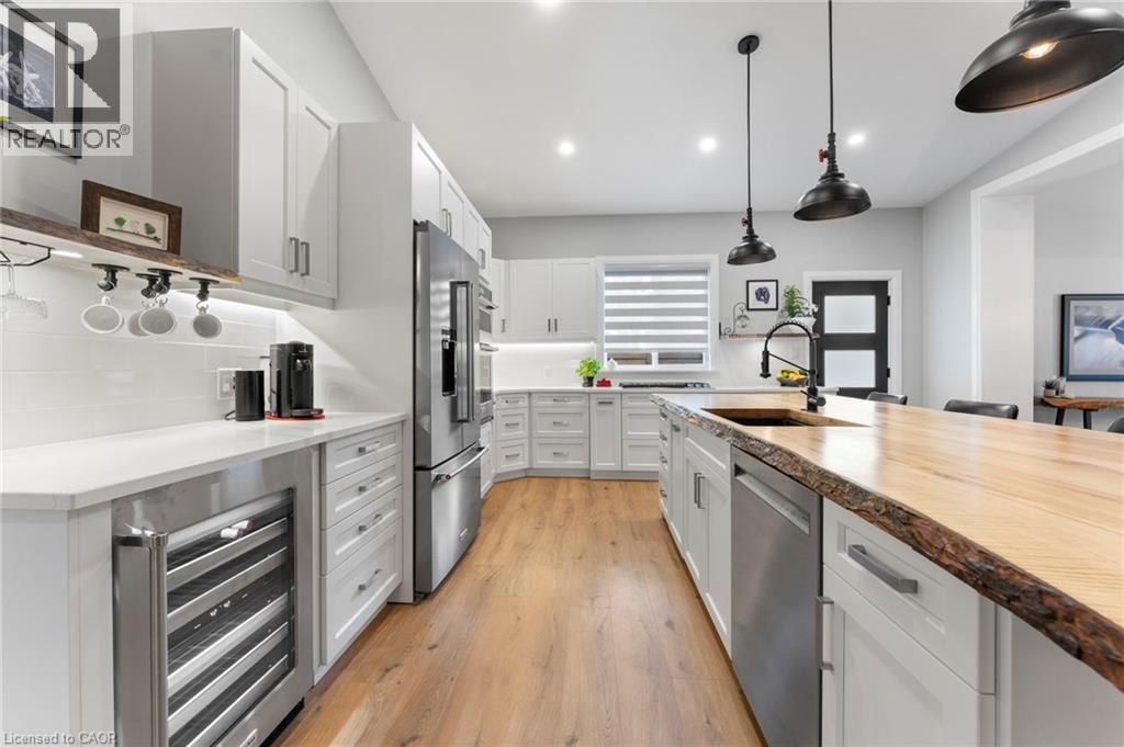 1283 Swan Street, Ayr, ON - Indoor Photo Showing Kitchen With Upgraded Kitchen