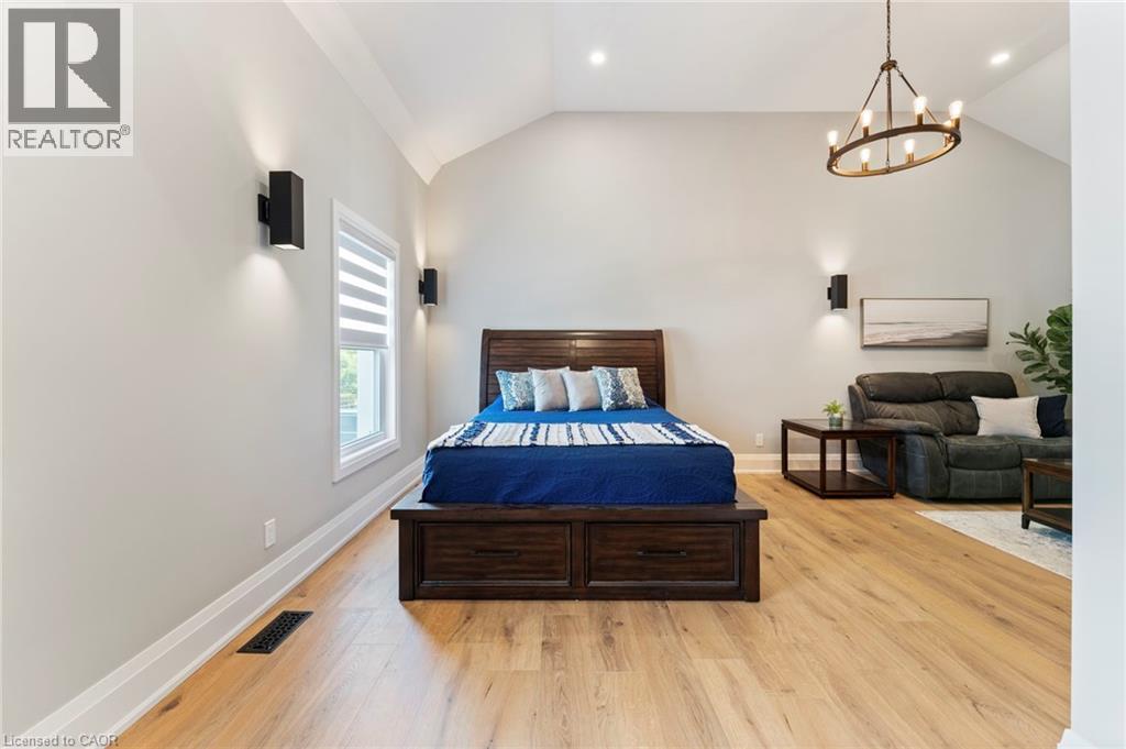 1283 Swan Street, Ayr, ON - Indoor Photo Showing Bedroom
