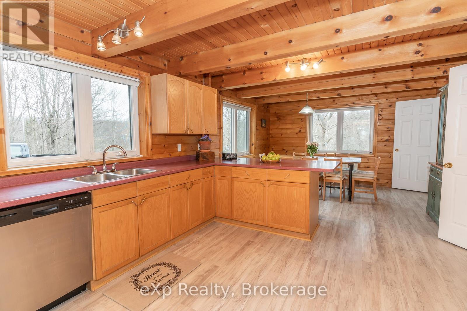 5331 Hwy 124 Highway, Magnetawan (Ahmic Harbour), ON - Indoor Photo Showing Kitchen With Double Sink