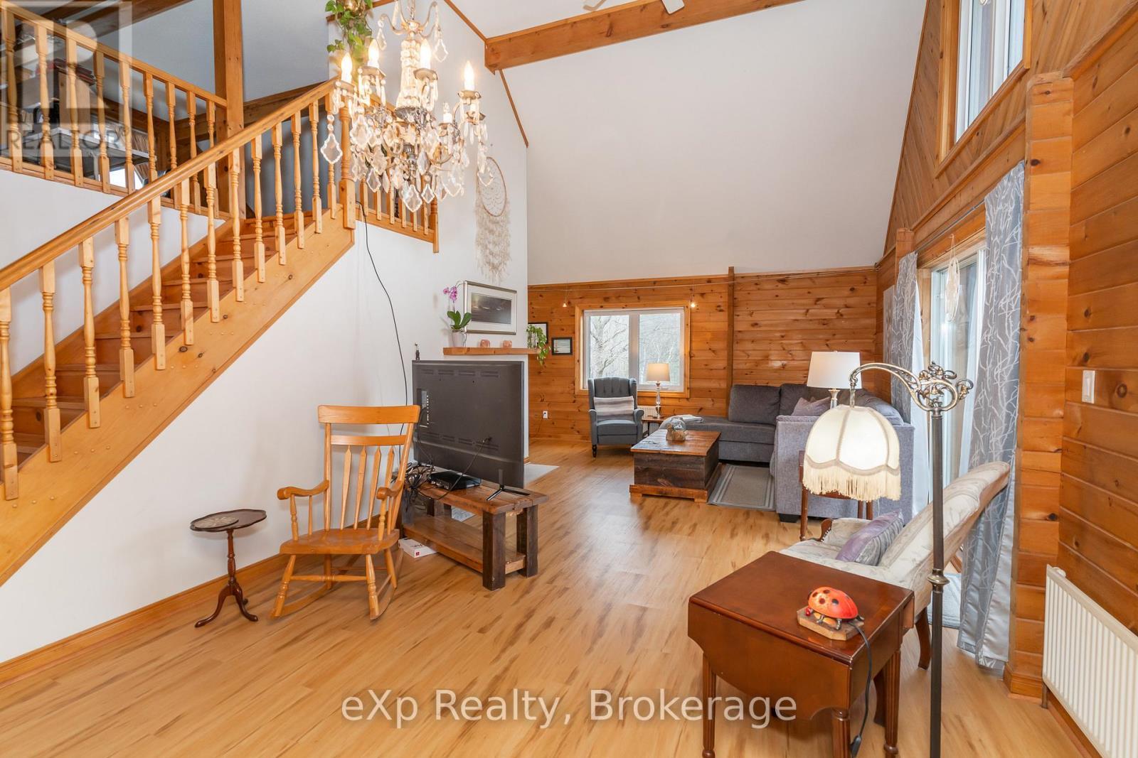 5331 Hwy 124 Highway, Magnetawan (Ahmic Harbour), ON - Indoor Photo Showing Other Room