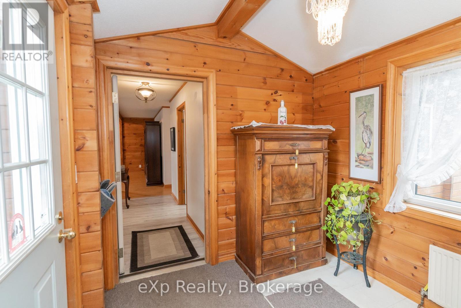 5331 Hwy 124 Highway, Magnetawan (Ahmic Harbour), ON - Indoor Photo Showing Other Room