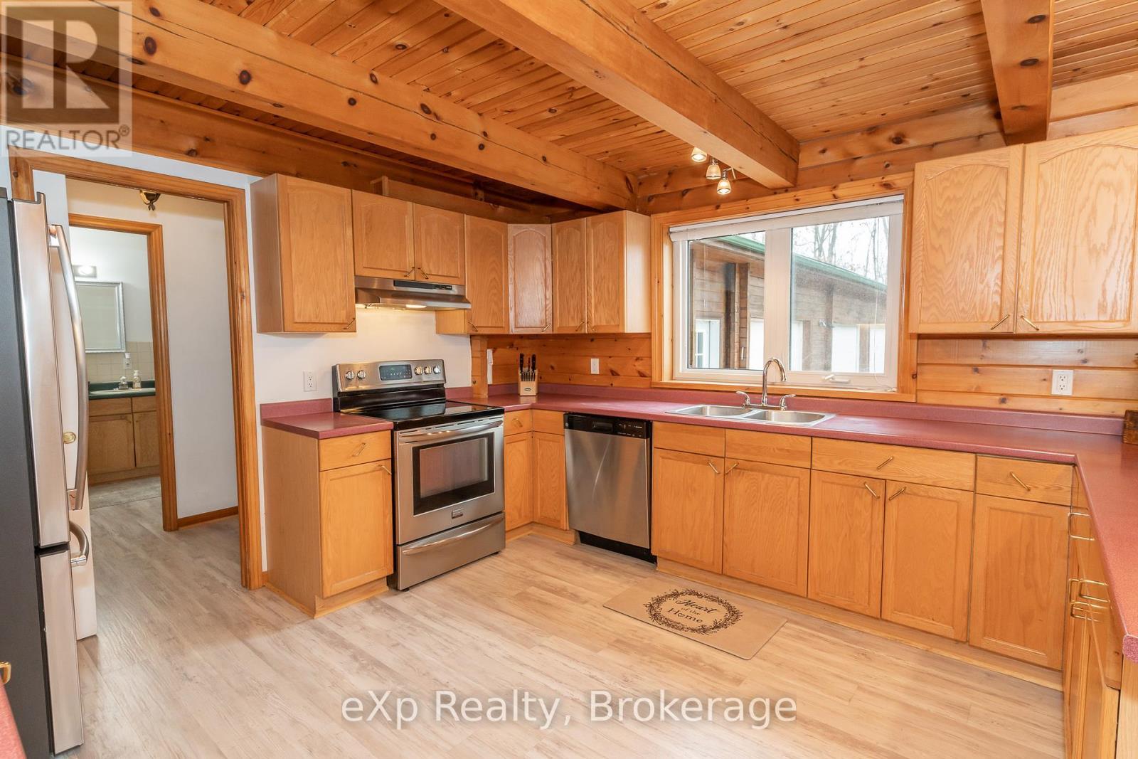 5331 Hwy 124 Highway, Magnetawan (Ahmic Harbour), ON - Indoor Photo Showing Kitchen With Double Sink