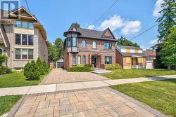 80 CHURCHILL AVENUE Toronto, ON M2N 1Y9