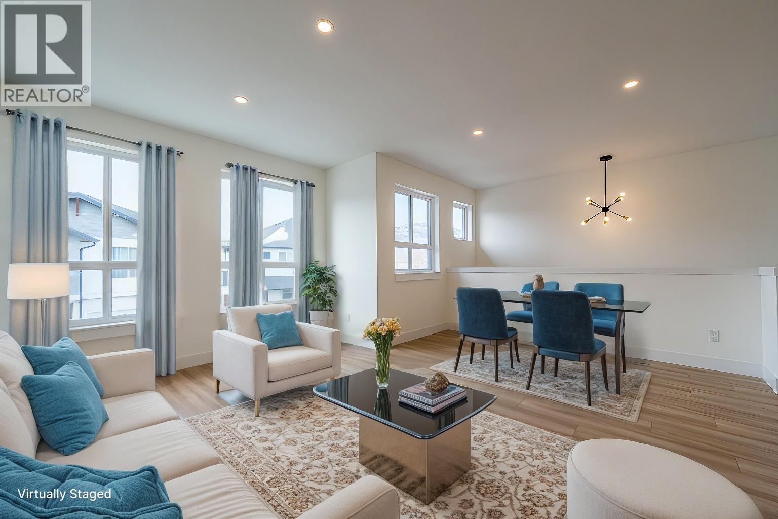 2648 Tranquille Road Unit# 116, Kamloops, BC - Indoor Photo Showing Living Room