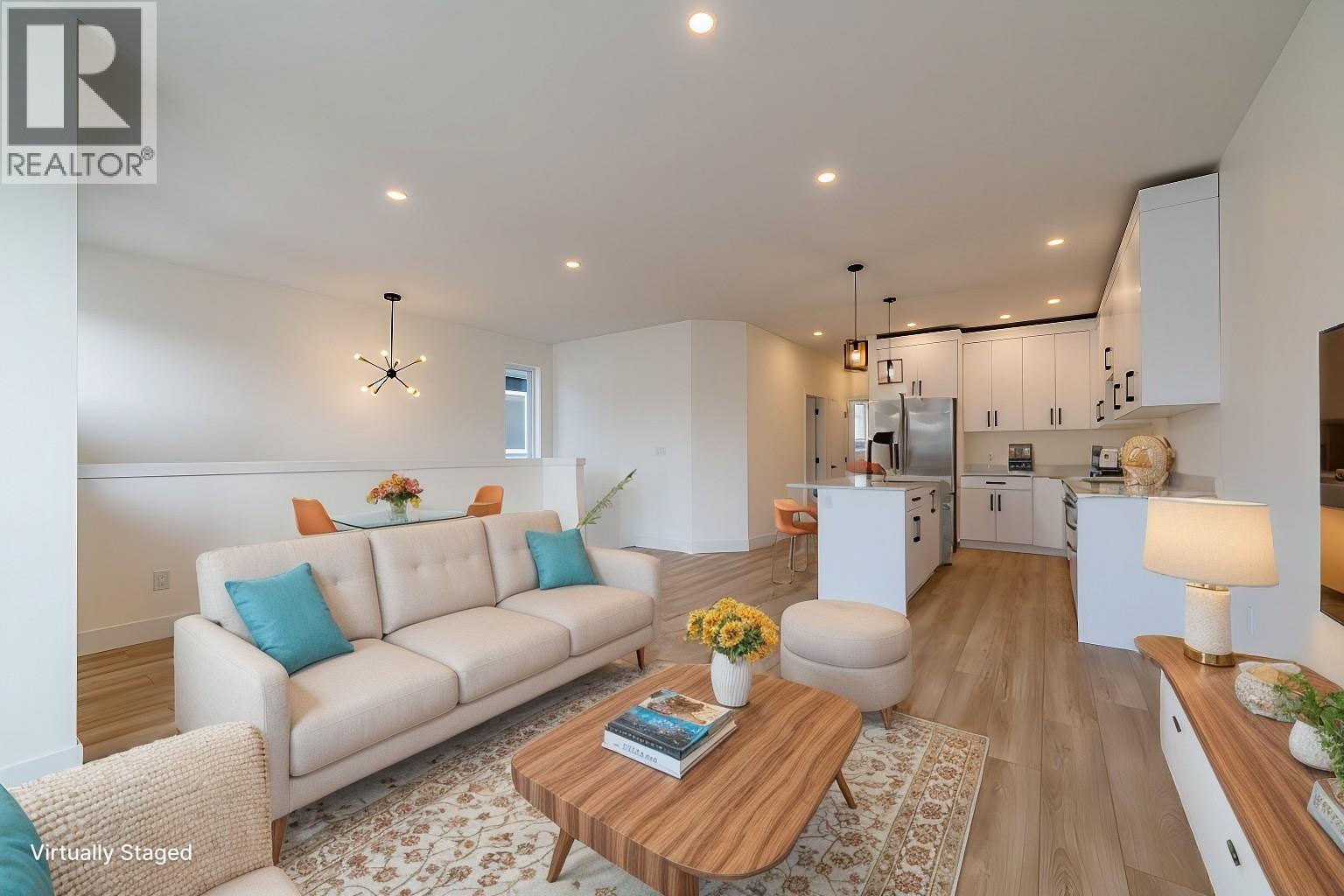 2648 Tranquille Road Unit# 116, Kamloops, BC - Indoor Photo Showing Living Room