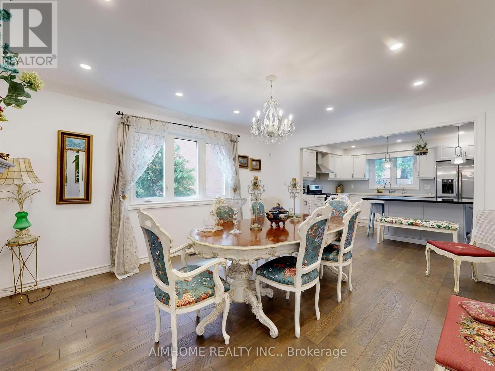 342 Savage Road, Newmarket, ON - Indoor Photo Showing Dining Room