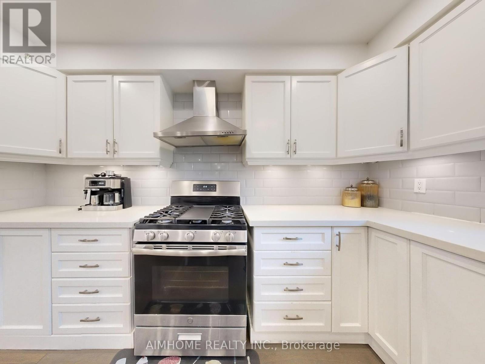 342 Savage Road, Newmarket, ON - Indoor Photo Showing Kitchen