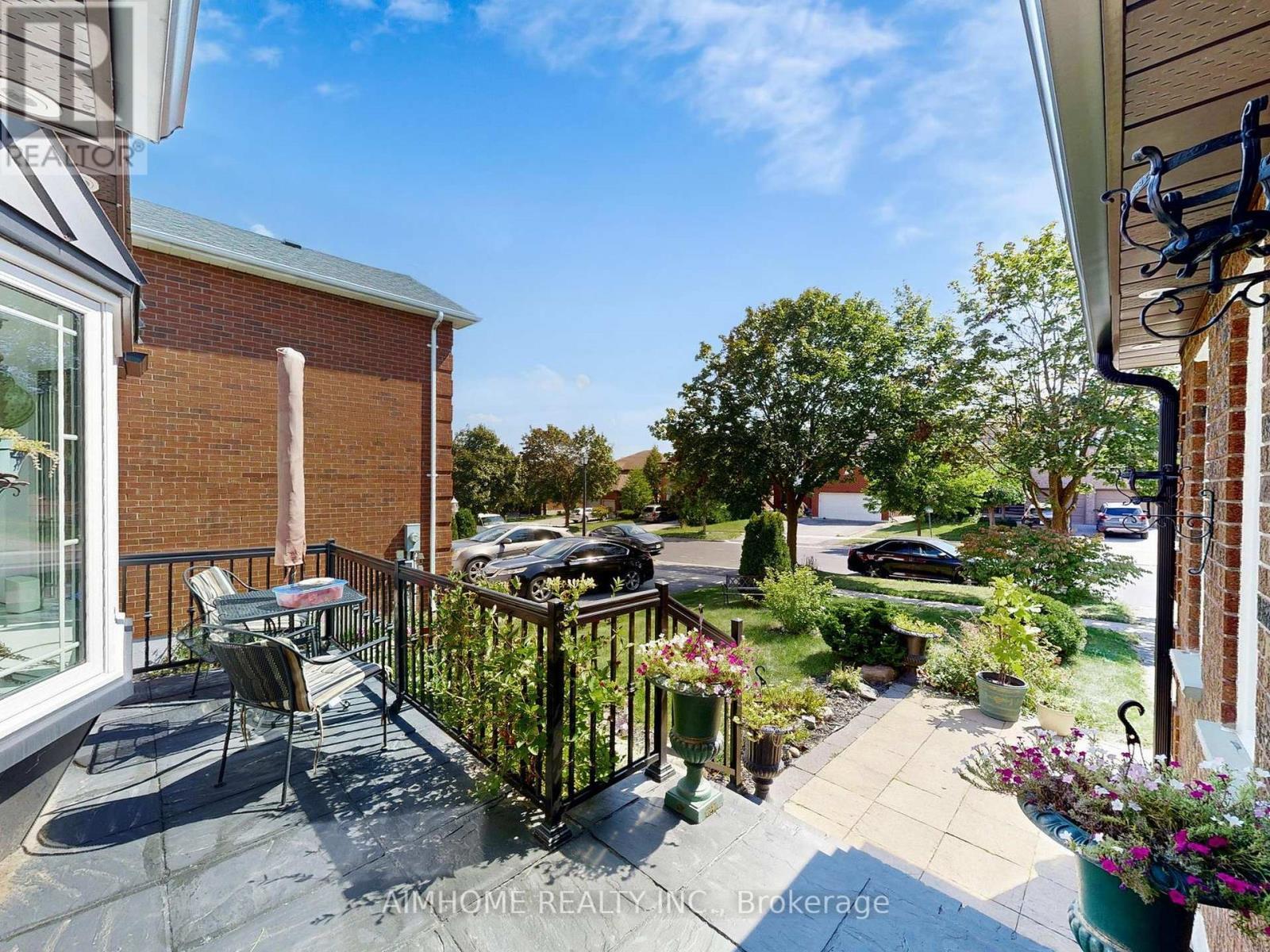 342 Savage Road, Newmarket, ON - Outdoor With Exterior