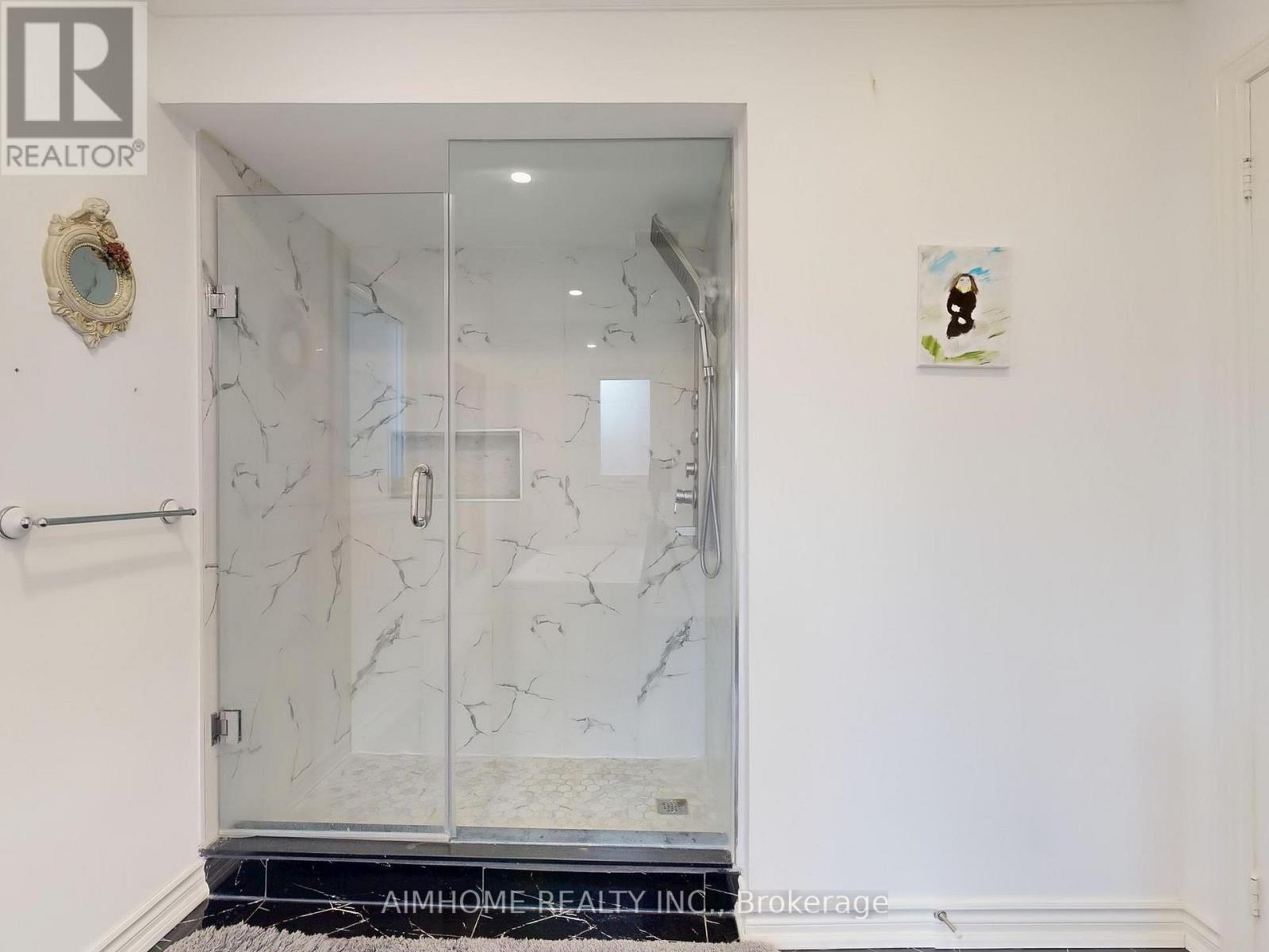 342 Savage Road, Newmarket, ON - Indoor Photo Showing Bathroom