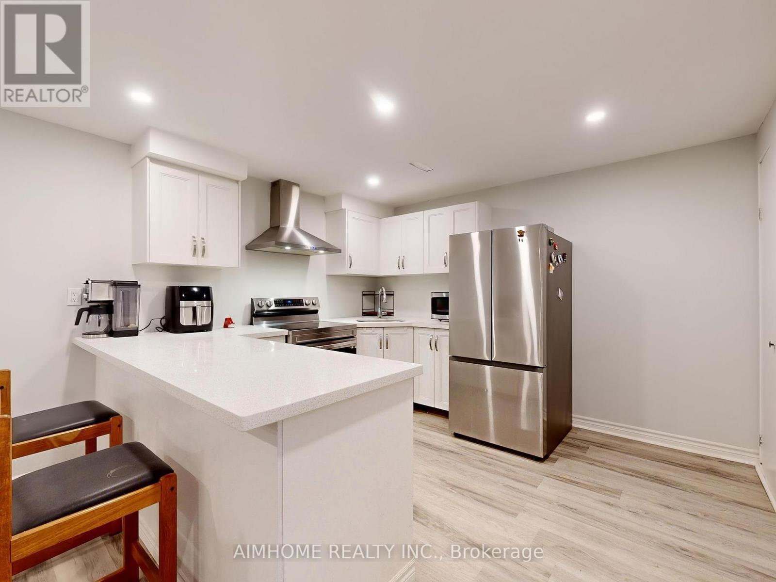 342 Savage Road, Newmarket, ON - Indoor Photo Showing Kitchen