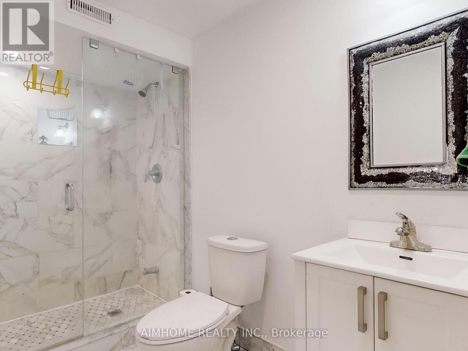 342 Savage Road, Newmarket, ON - Indoor Photo Showing Bathroom