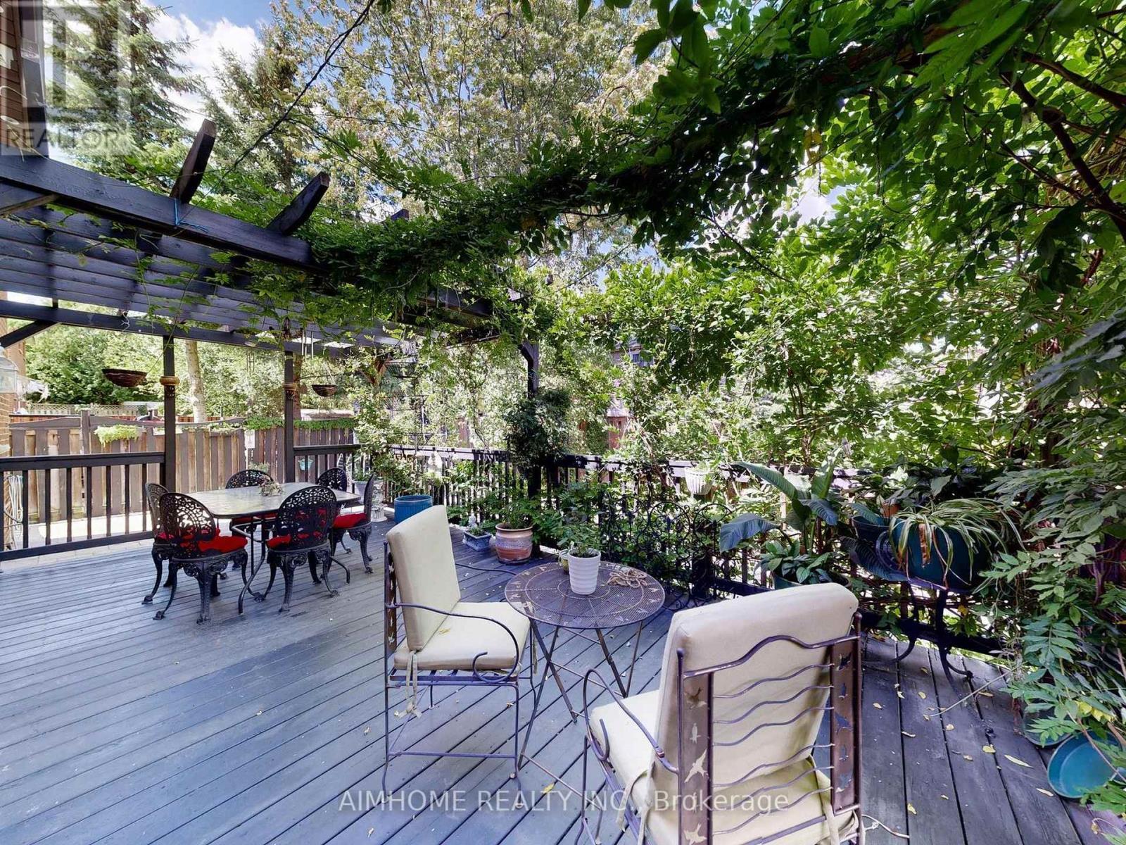 342 Savage Road, Newmarket, ON - Outdoor With Deck Patio Veranda