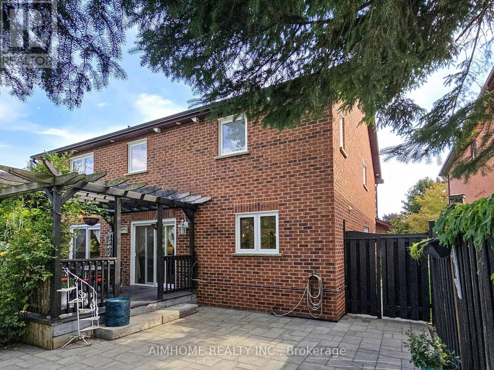 342 Savage Road, Newmarket, ON - Outdoor With Exterior