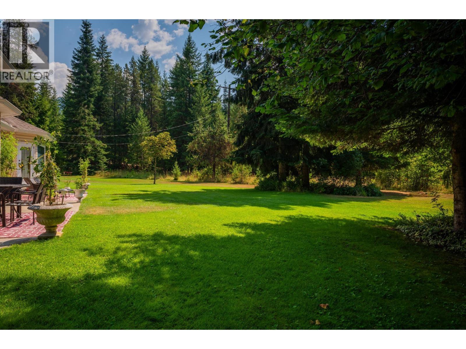 2718 Osachoff Road, South Slocan, BC - Outdoor