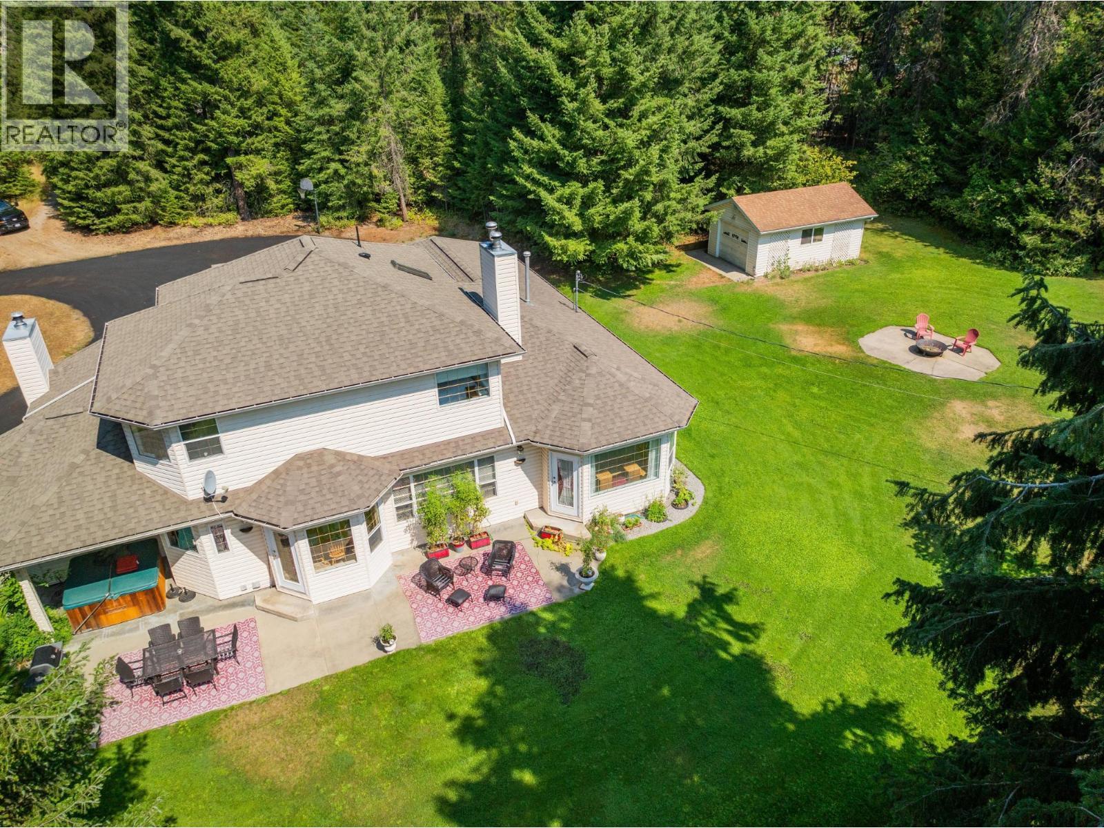 2718 Osachoff Road, South Slocan, BC - Outdoor