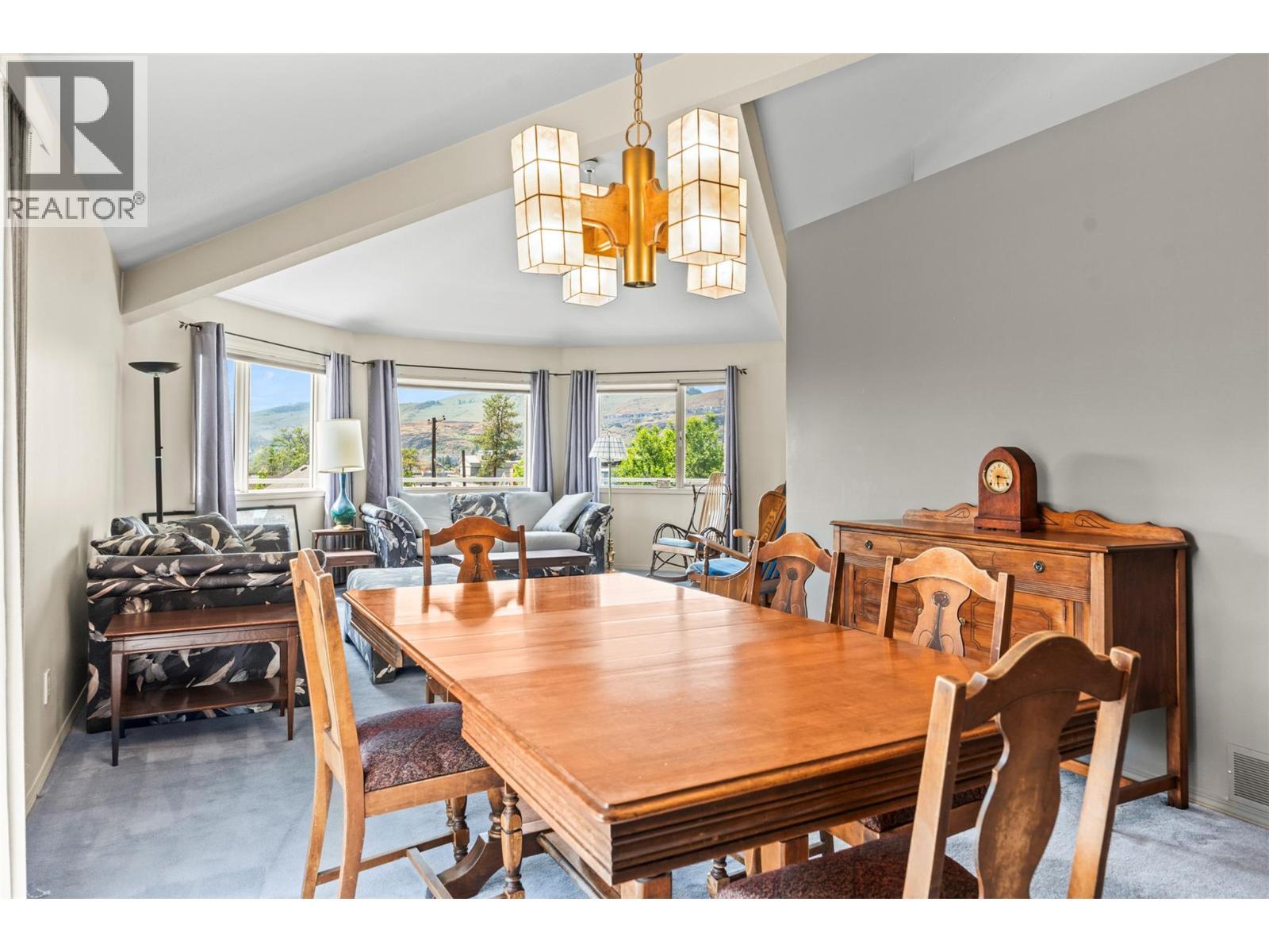 2804 25 Street, Vernon, BC - Indoor Photo Showing Dining Room