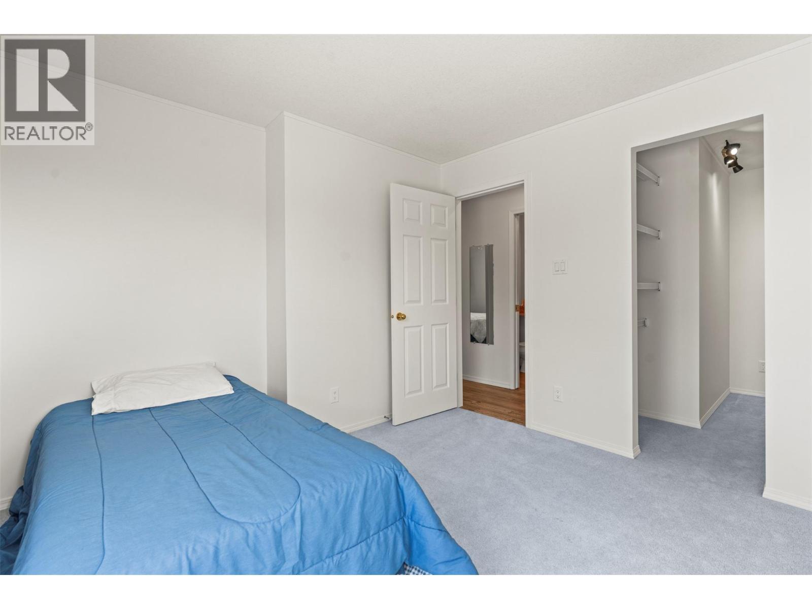 2804 25 Street, Vernon, BC - Indoor Photo Showing Bedroom