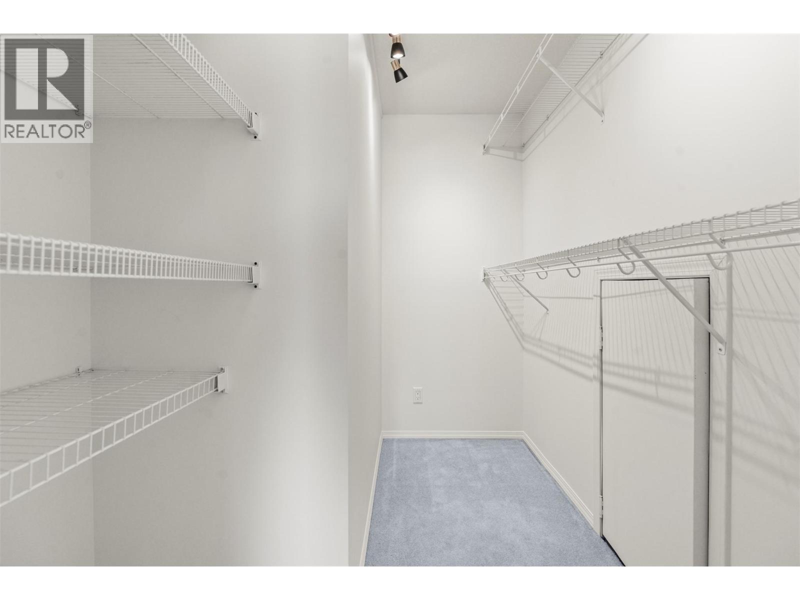 2804 25 Street, Vernon, BC - Indoor With Storage