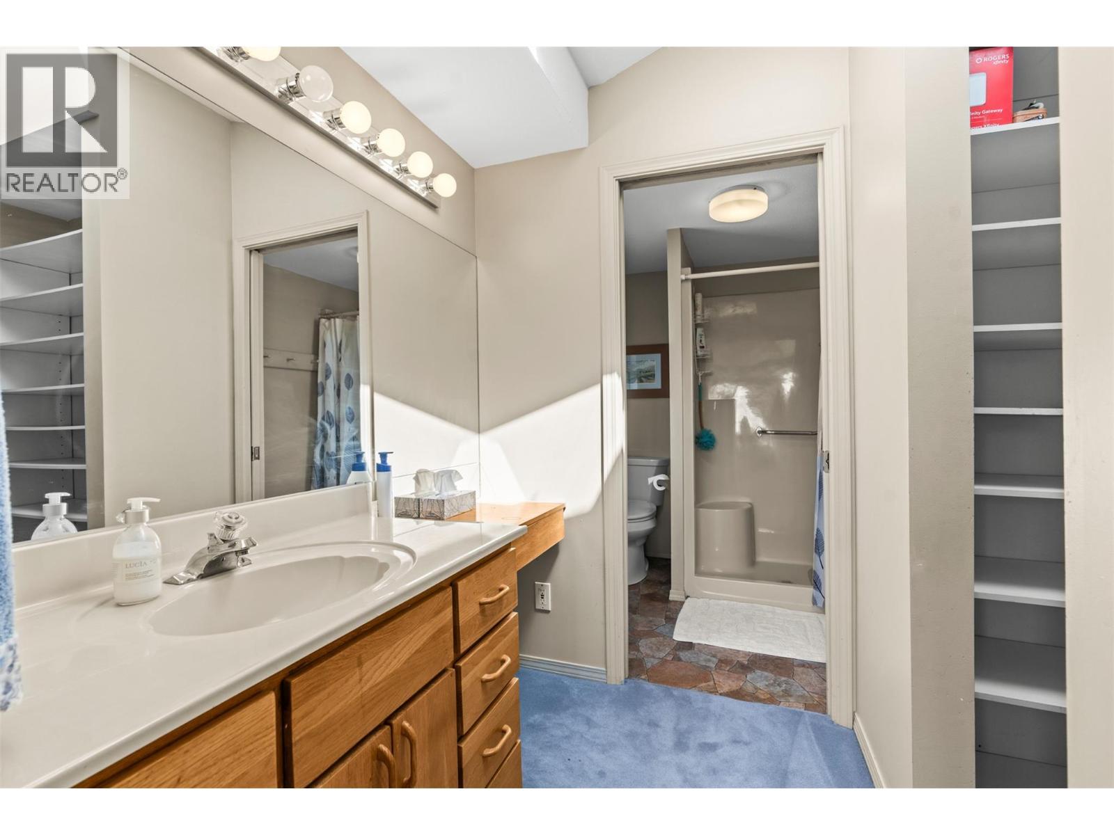 2804 25 Street, Vernon, BC - Indoor Photo Showing Bathroom