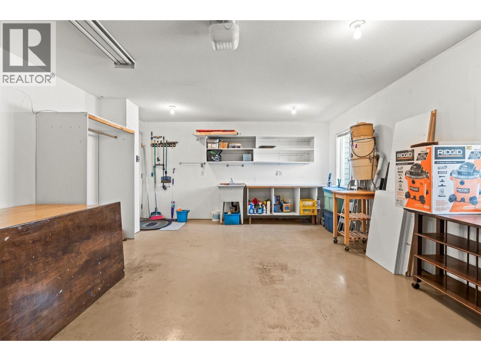 2804 25 Street, Vernon, BC - Indoor