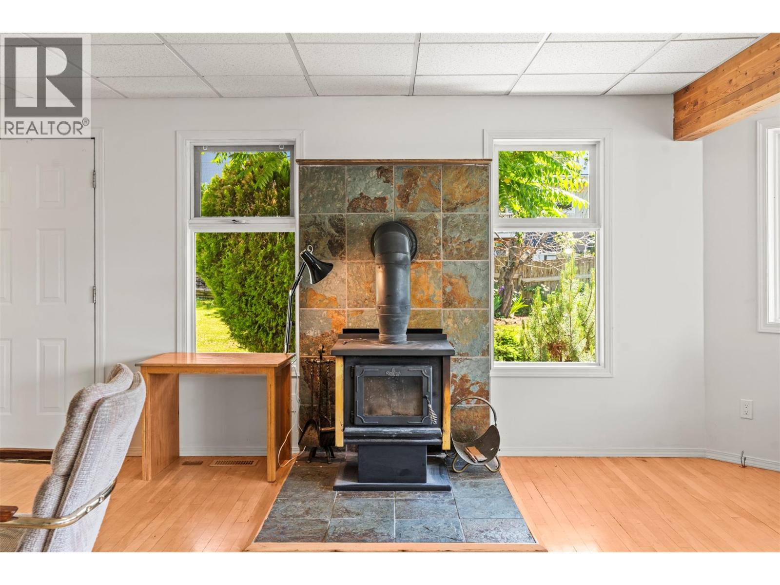 2804 25 Street, Vernon, BC - Indoor With Fireplace