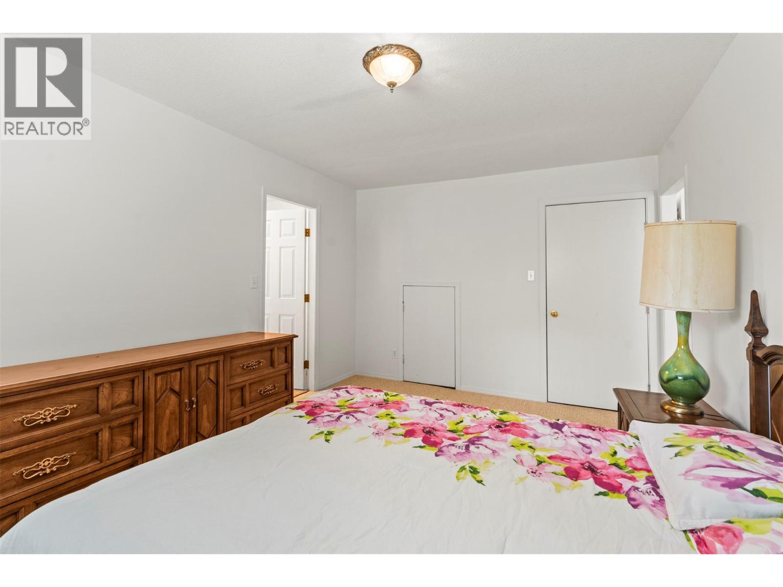 2804 25 Street, Vernon, BC - Indoor Photo Showing Bedroom