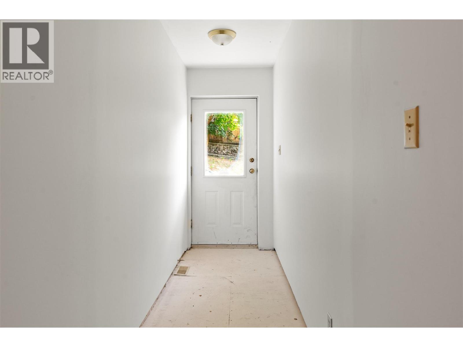 2804 25 Street, Vernon, BC - Indoor Photo Showing Other Room