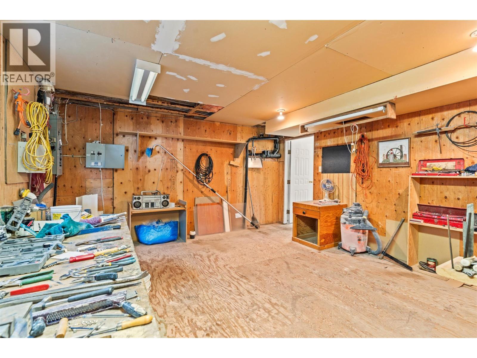 2804 25 Street, Vernon, BC - Indoor