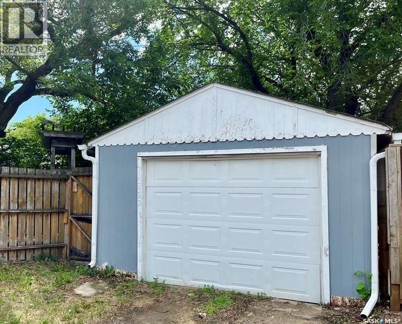 4530 Dewdney Avenue, Regina, SK - Outdoor