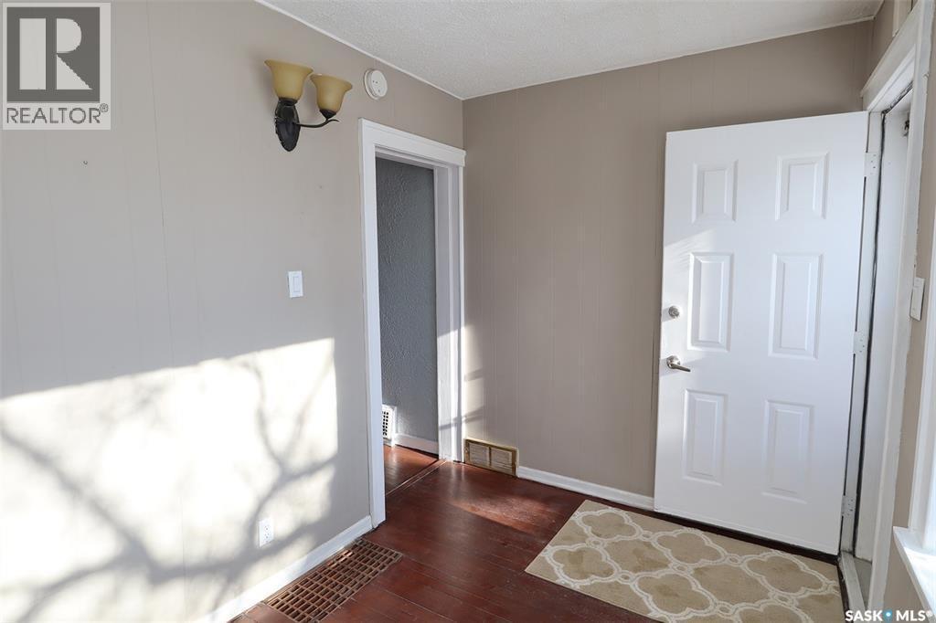4530 Dewdney Avenue, Regina, SK - Indoor Photo Showing Other Room
