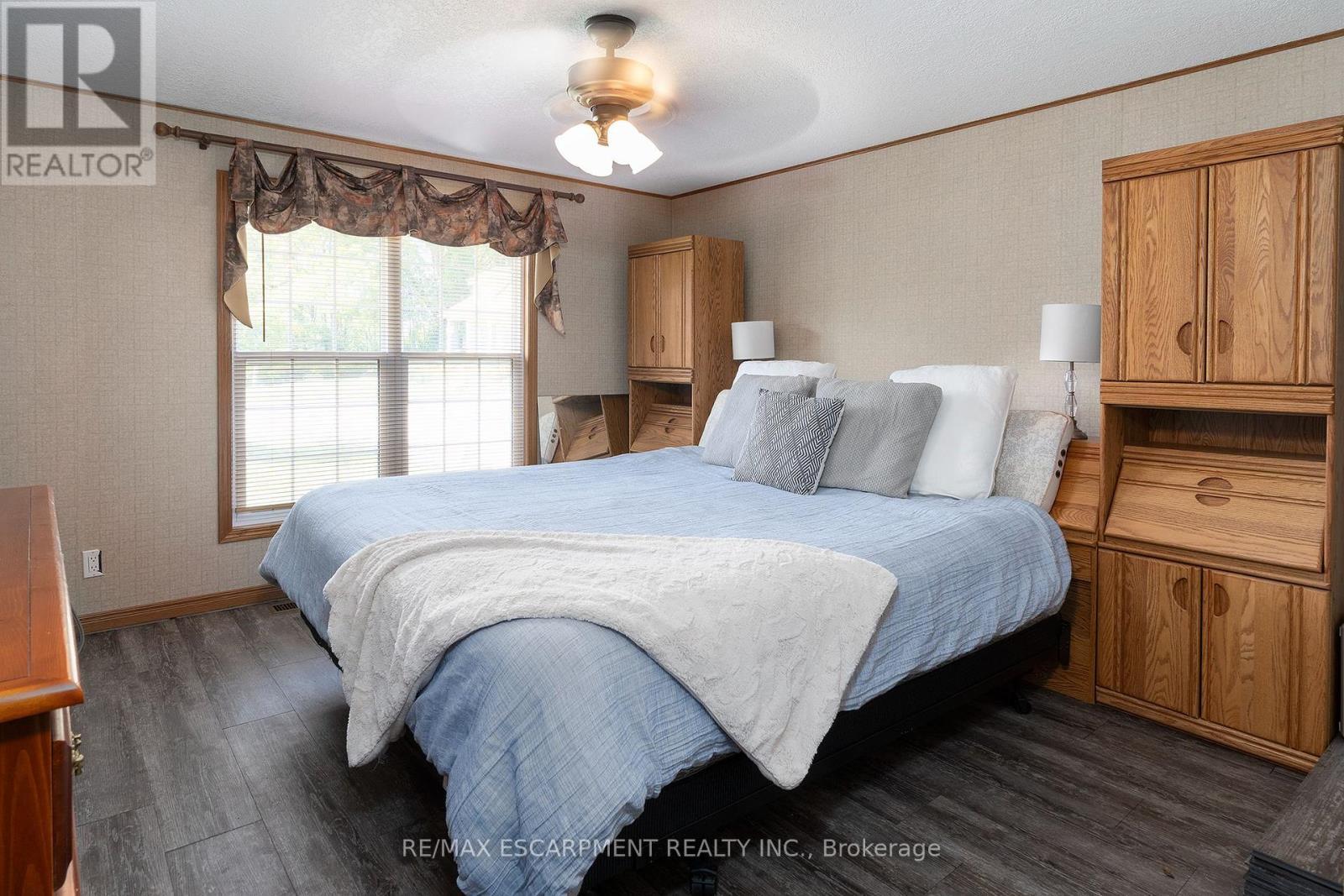1161 4Th Concession Road W, Hamilton, ON - Indoor Photo Showing Bedroom