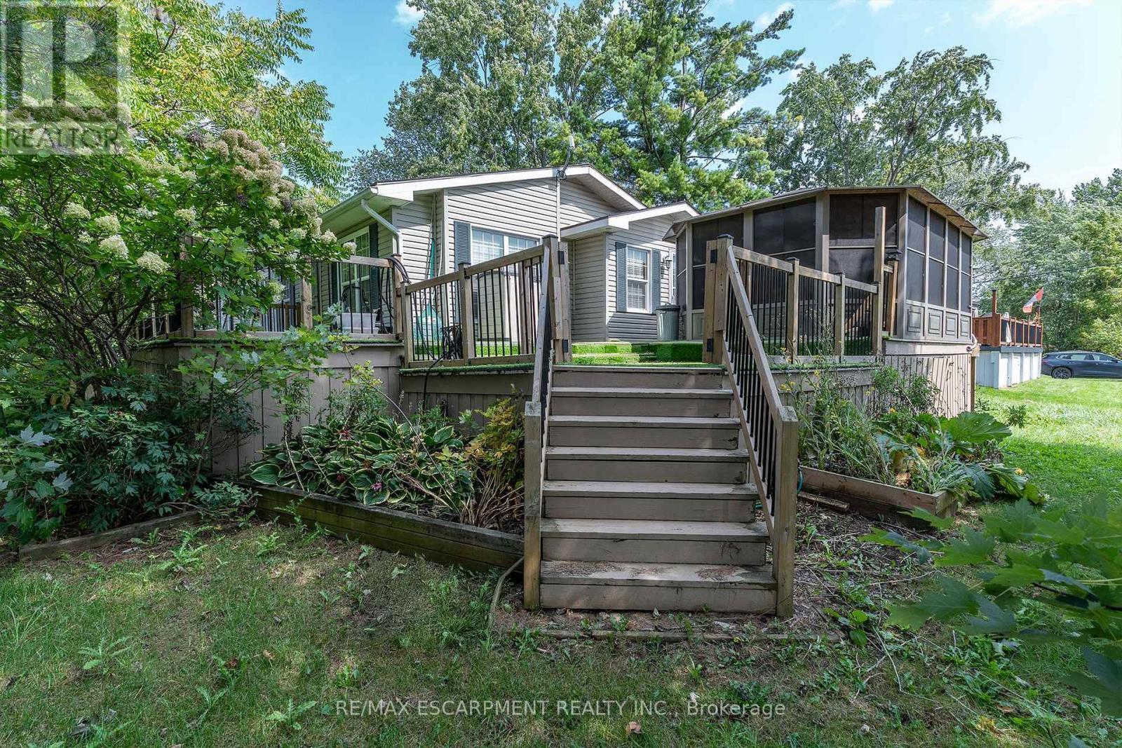 1161 4Th Concession Road W, Hamilton, ON - Outdoor