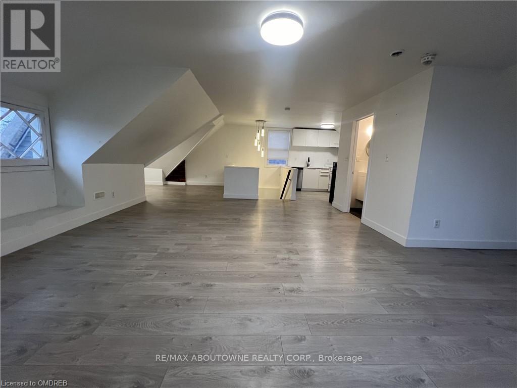 3 - 49 Fairleigh Avenue S, Hamilton, ON - Indoor Photo Showing Other Room