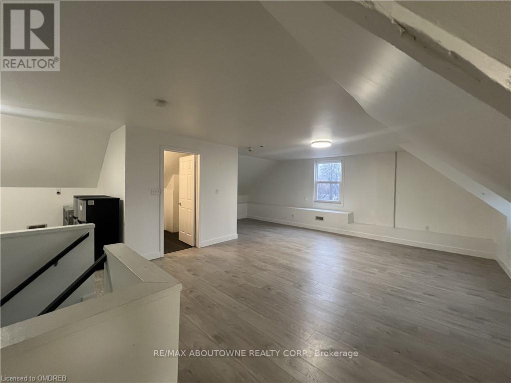 3 - 49 Fairleigh Avenue S, Hamilton, ON - Indoor Photo Showing Other Room