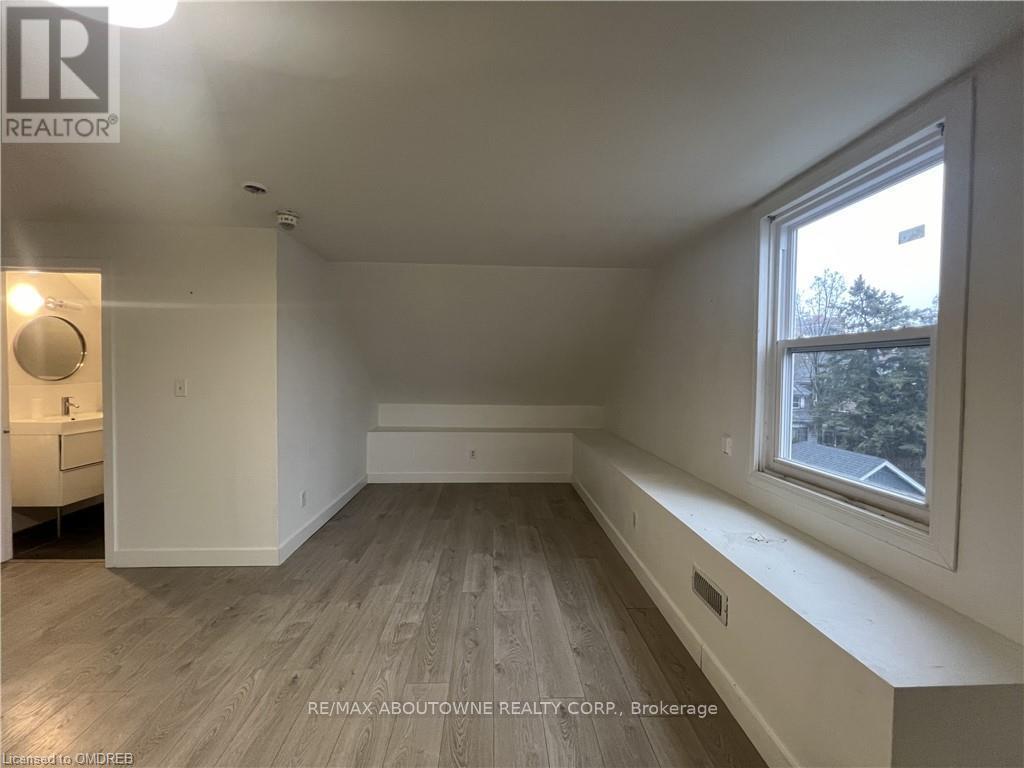 3 - 49 Fairleigh Avenue S, Hamilton, ON - Indoor Photo Showing Other Room