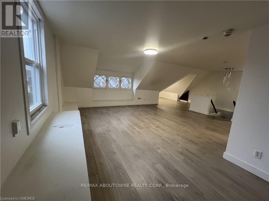 3 - 49 Fairleigh Avenue S, Hamilton, ON - Indoor Photo Showing Other Room