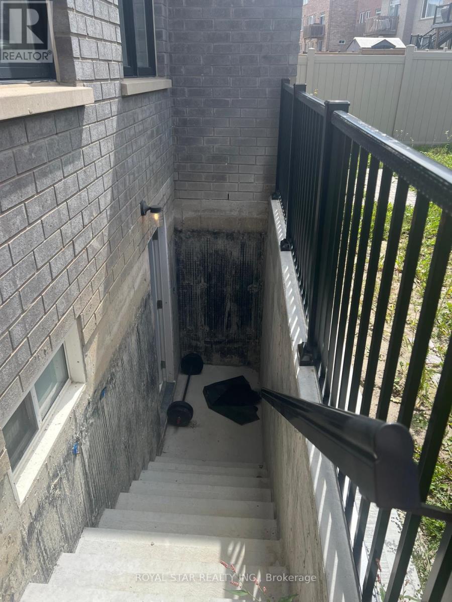 89 Forest Edge Crescent, East Gwillimbury, ON - Outdoor With Exterior