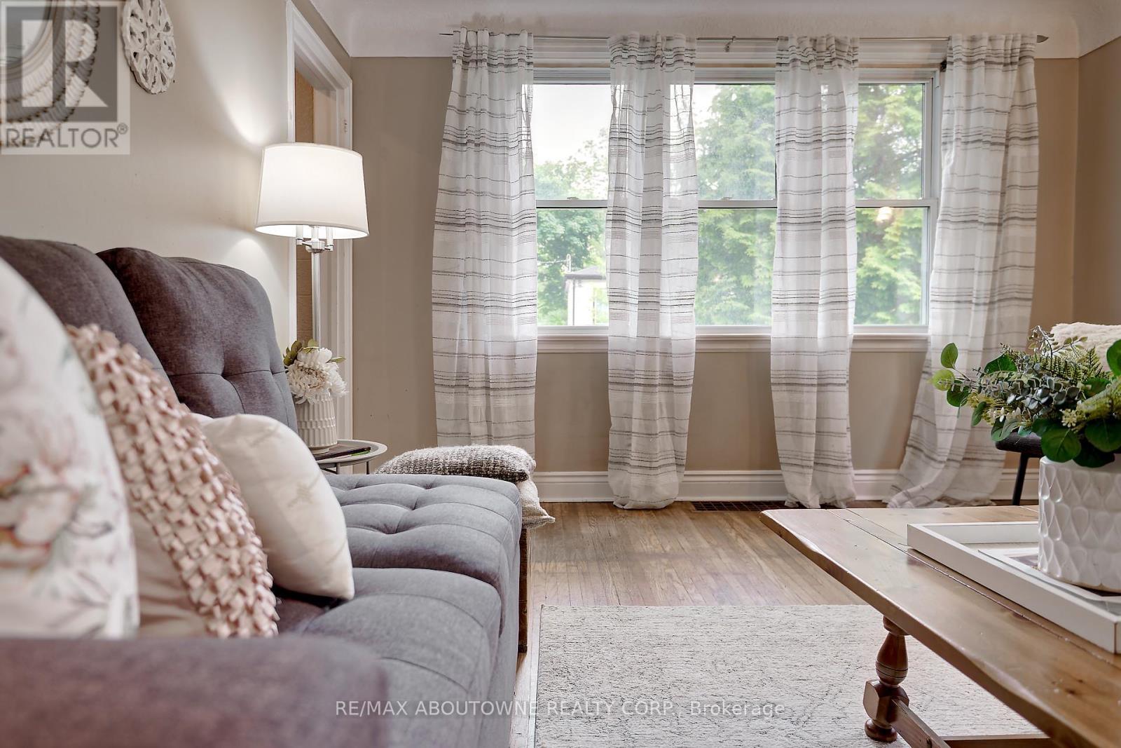 469 Woodland Avenue, Burlington, ON - Indoor Photo Showing Other Room