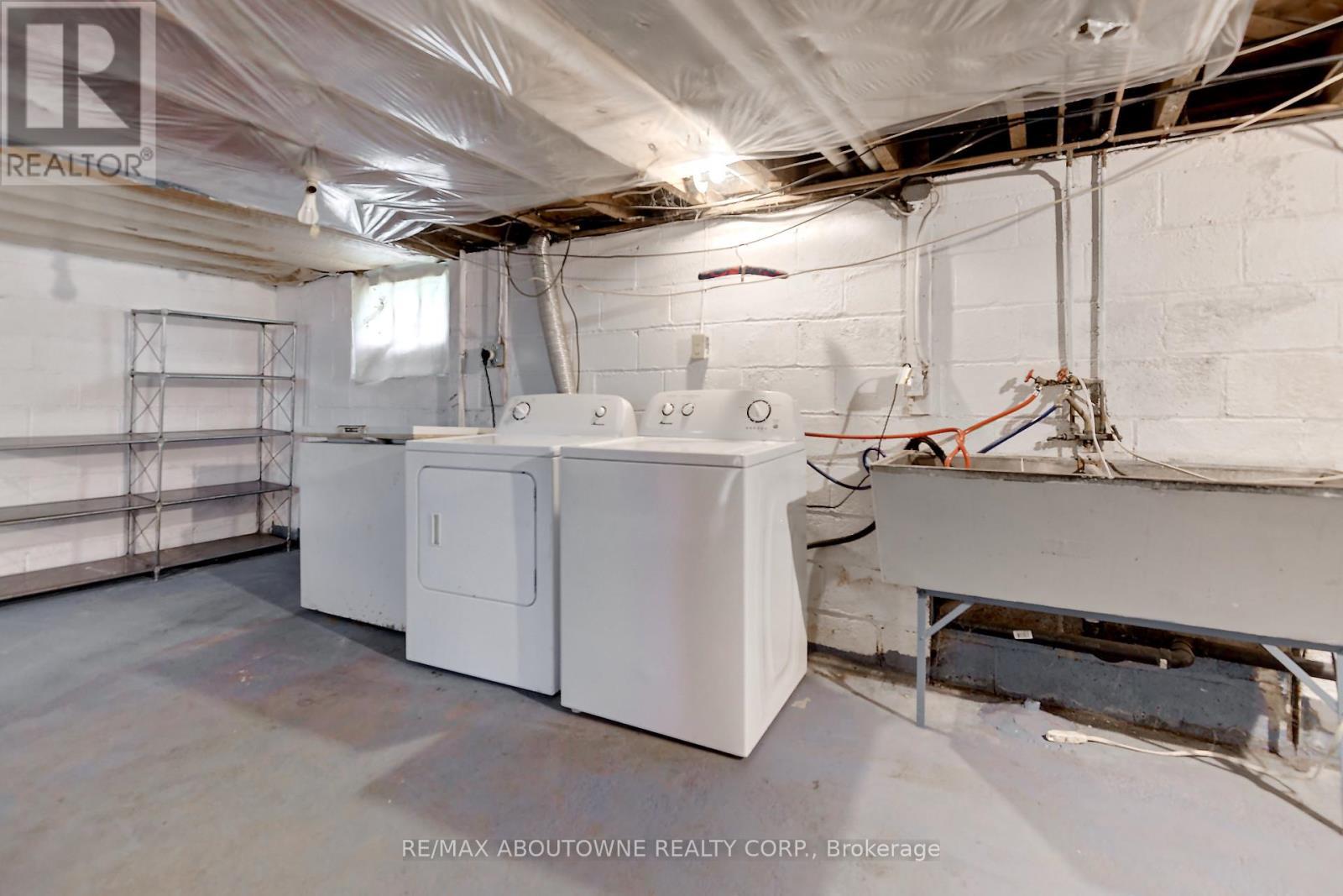 469 Woodland Avenue, Burlington, ON - Indoor Photo Showing Laundry Room