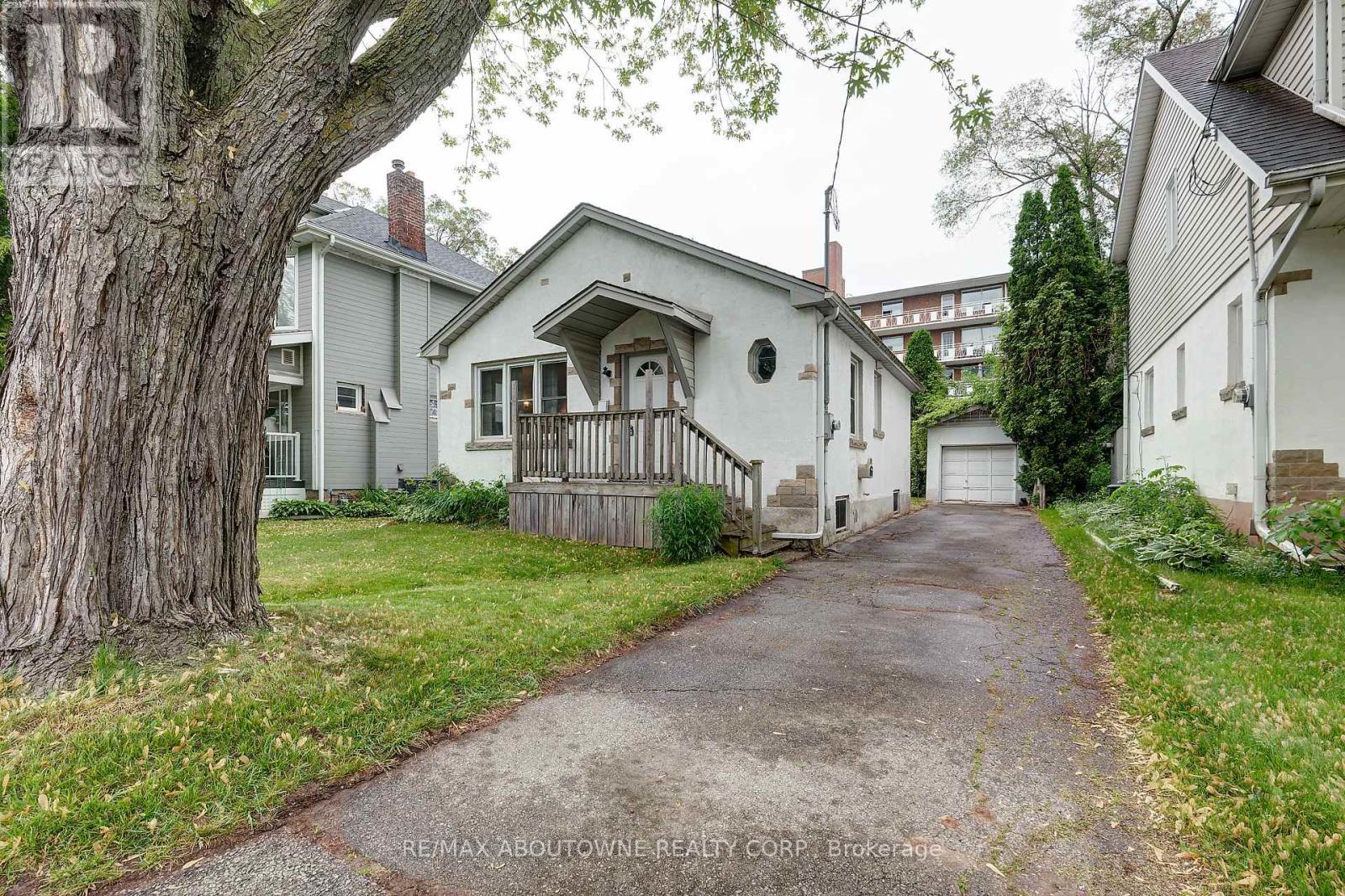 469 Woodland Avenue, Burlington, ON - Outdoor