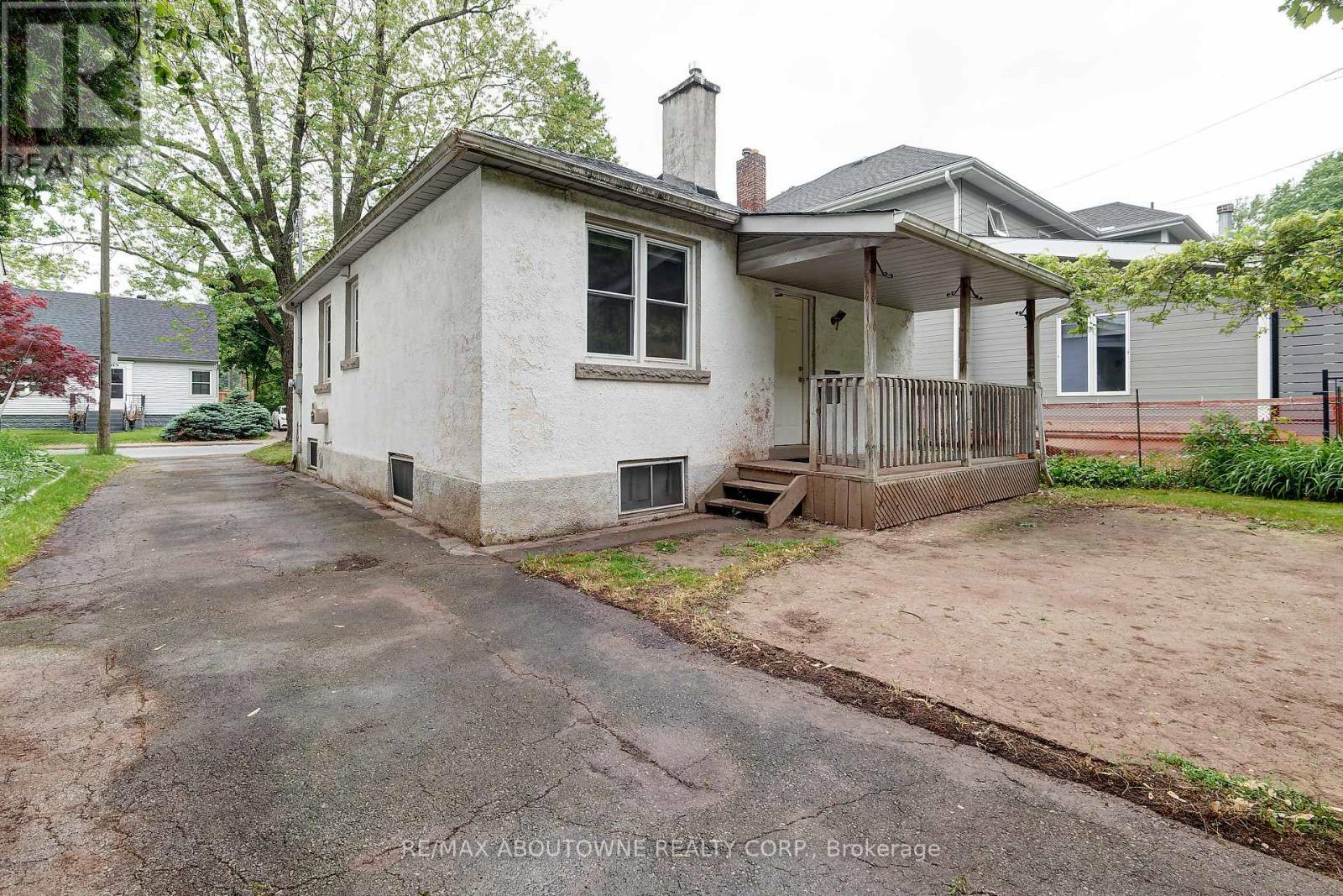 469 Woodland Avenue, Burlington, ON - Outdoor