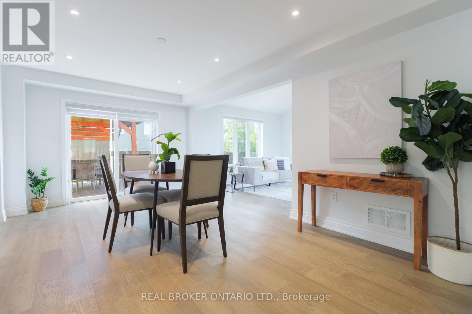 83 Benedict Place, Hamilton, ON - Indoor Photo Showing Dining Room